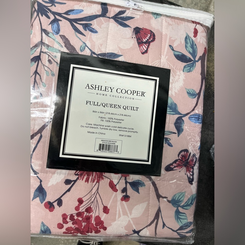 NEW Ashley Cooper full size quilt